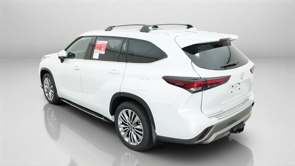 New 2026 Toyota Highlander Platinum AWD/4WD image 14