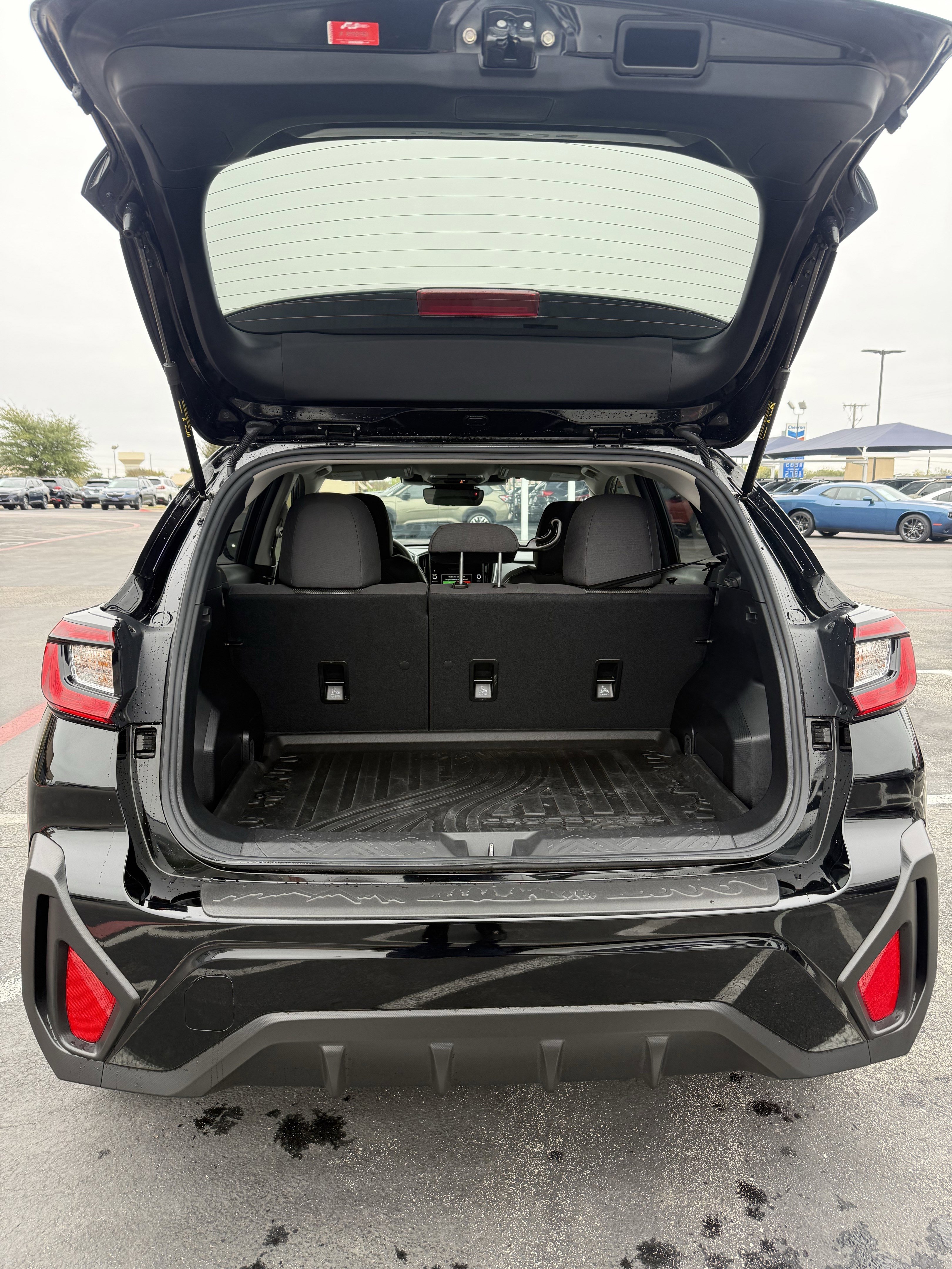 Used 2024 Subaru Crosstrek 2.0i Premium w/ Crosstrek Mirror Package image 9