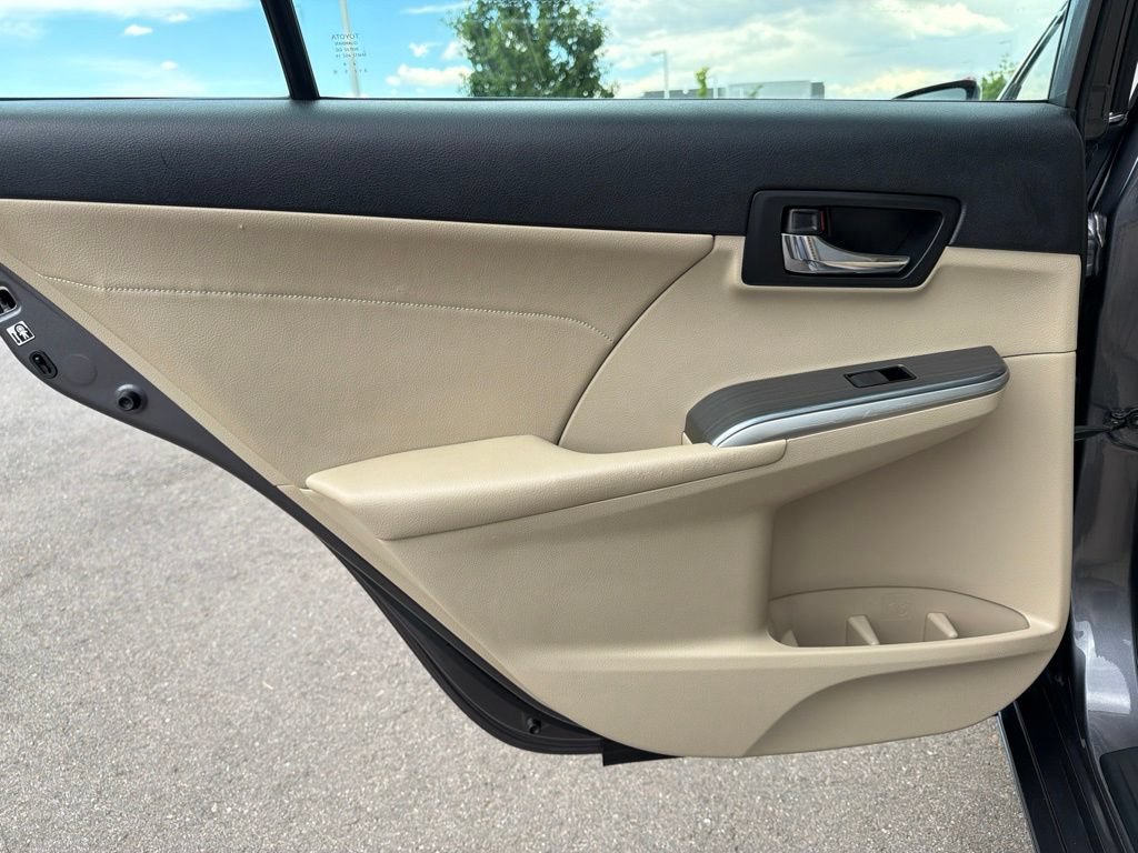Used 2014 Toyota Camry XLE w/ Leather Package FWD image 19