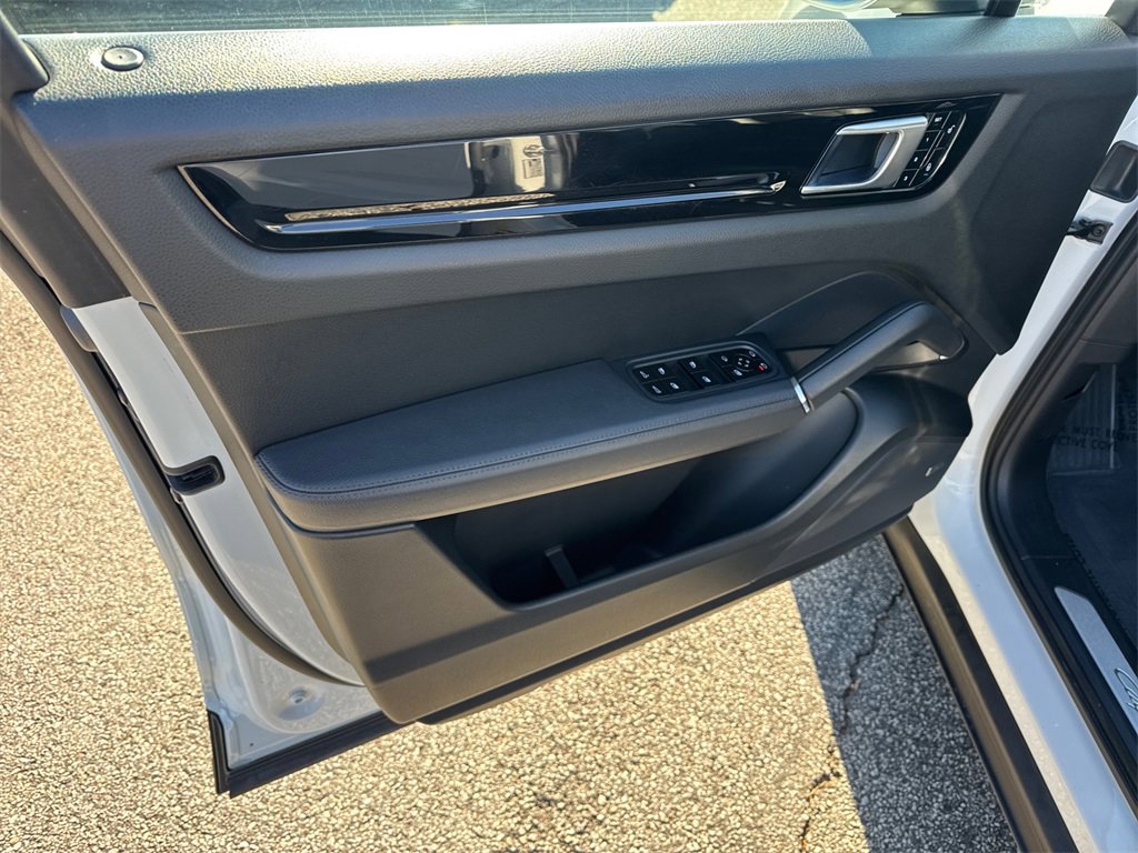 Used 2019 Porsche Cayenne image 10