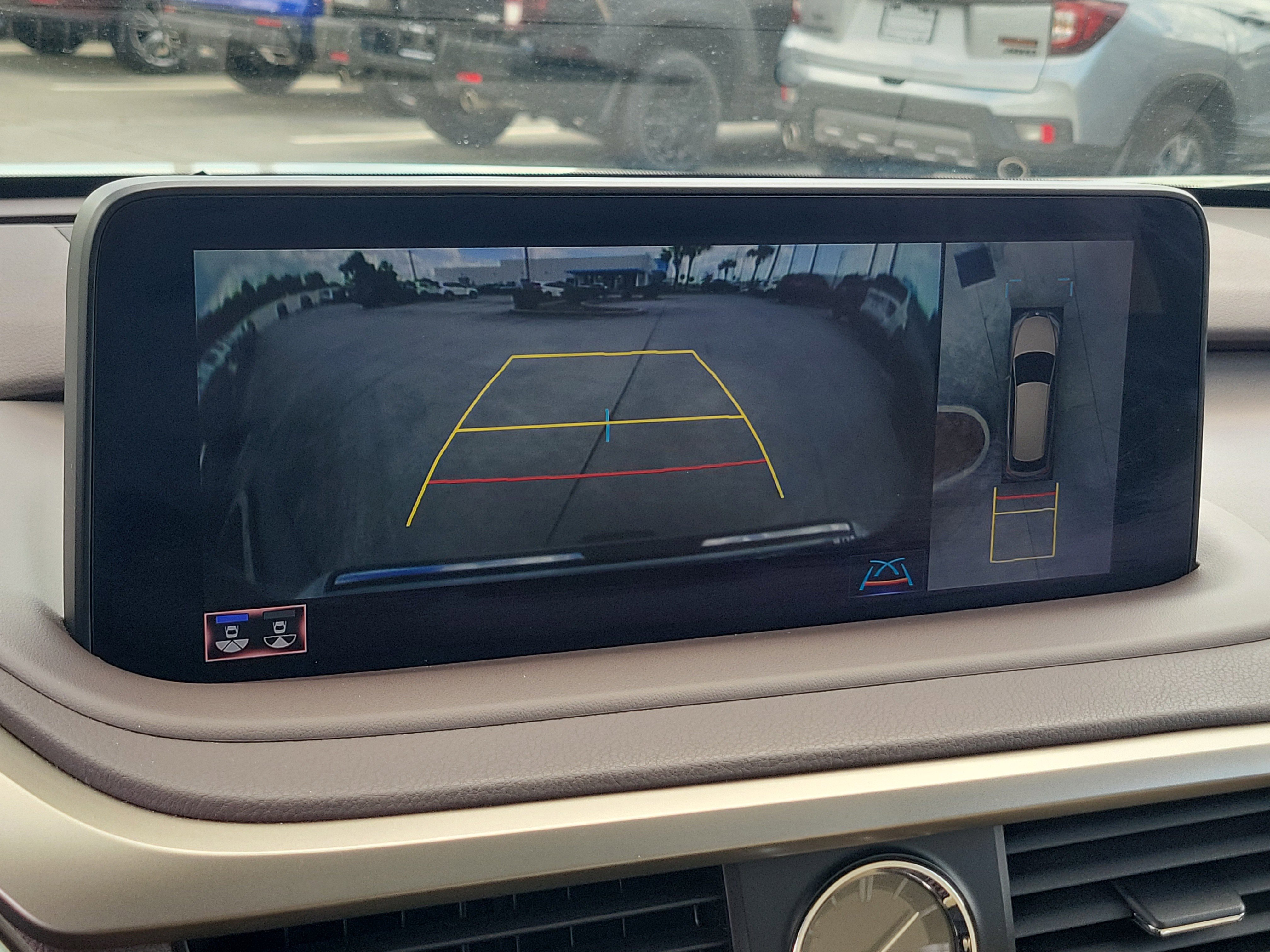 Used 2020 Lexus RX 350L Luxury w/ Accessory Package image 28