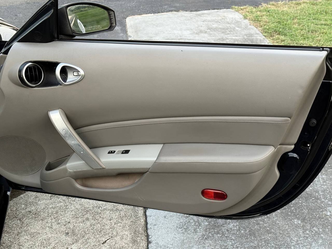 Used 2007 Nissan 350Z Touring RWD image 21