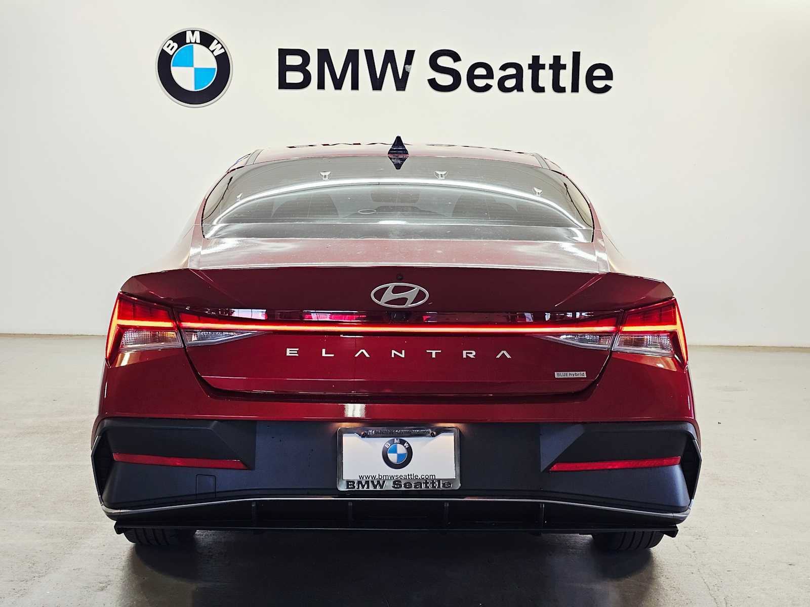 Used 2024 Hyundai Elantra Blue FWD image 5
