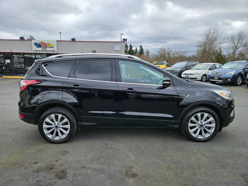 Used 2017 Ford Escape Titanium image 4