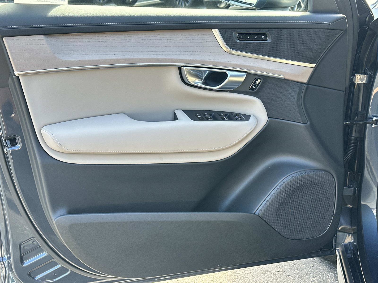 Certified 2026 Volvo XC90 B6 Core image 15