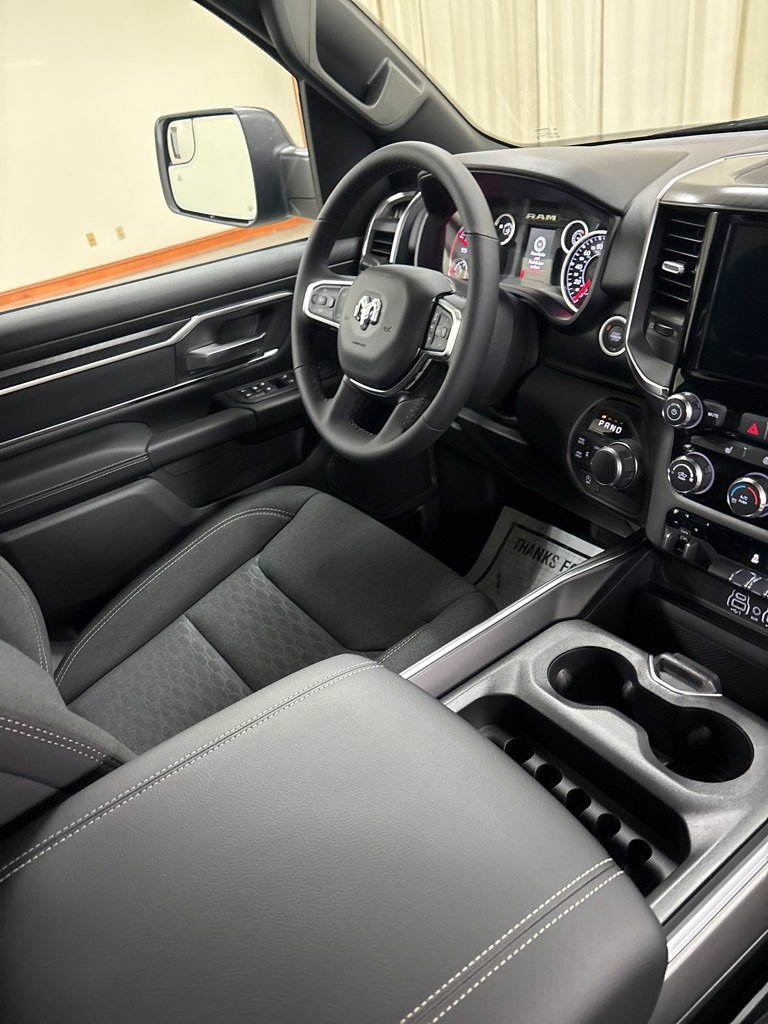 New 2026 RAM 1500 4x4 Crew Cab image 30