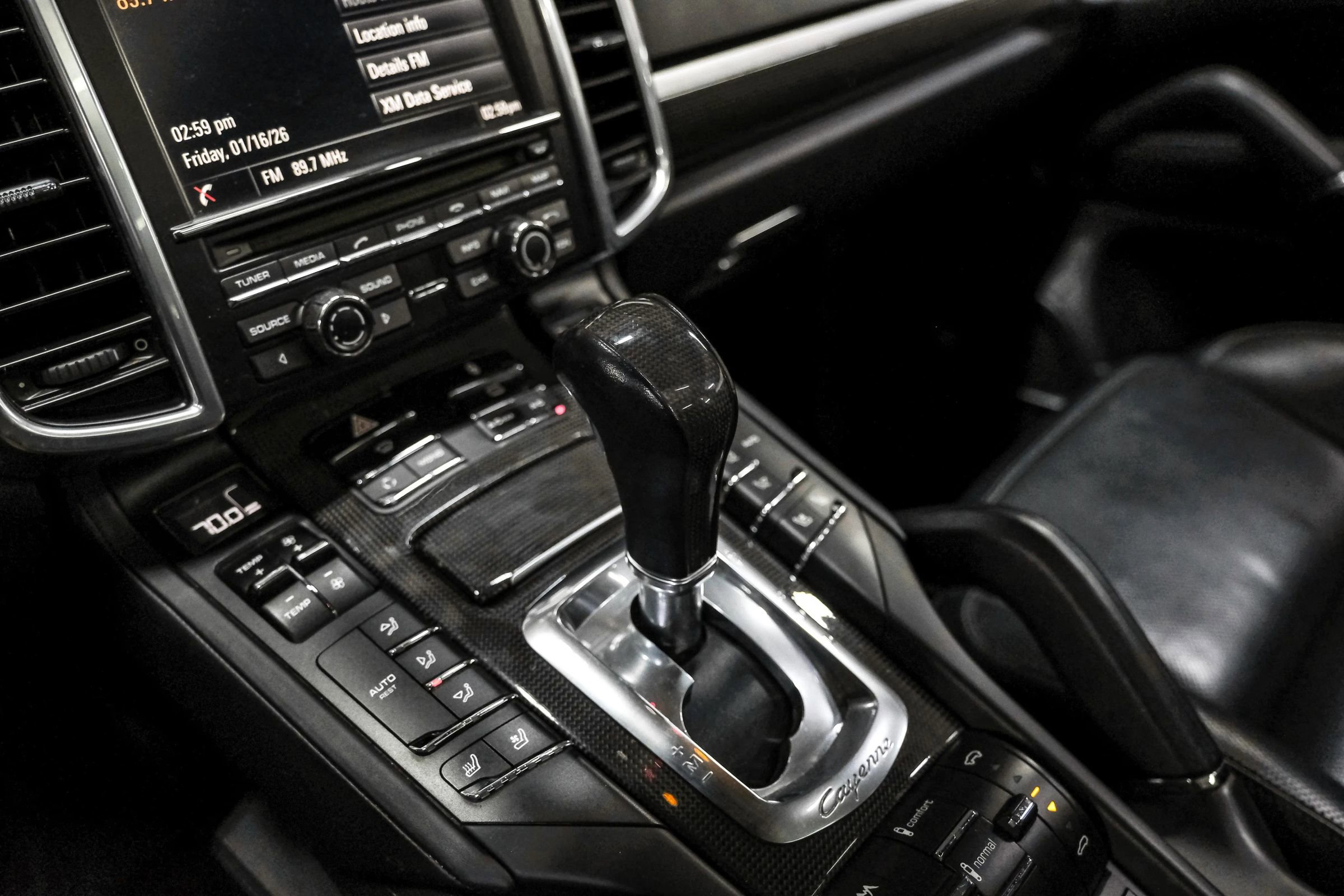 Used 2014 Porsche Cayenne Turbo S AWD/4WD image 28