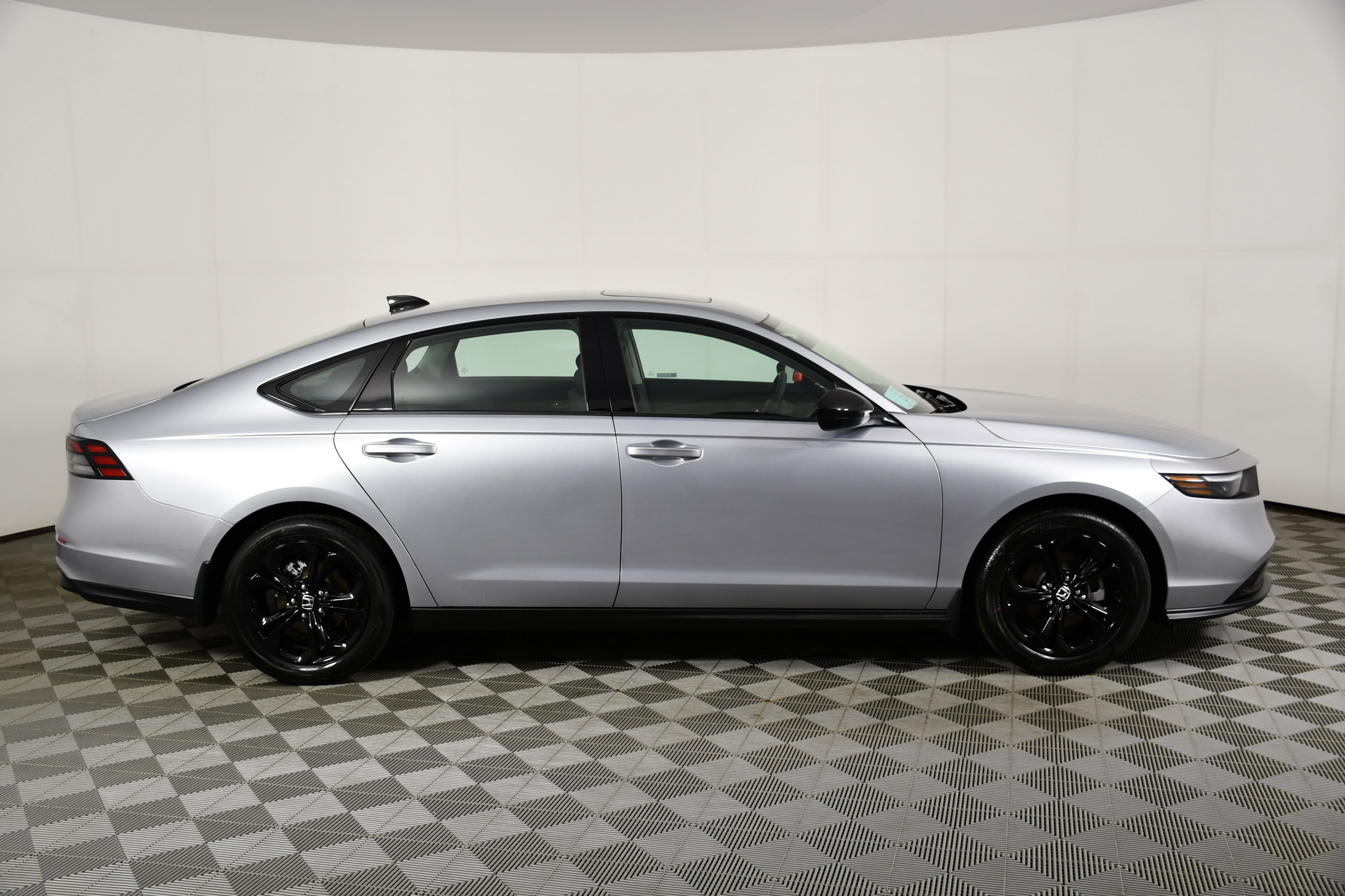 Certified 2025 Honda Accord SE image 4
