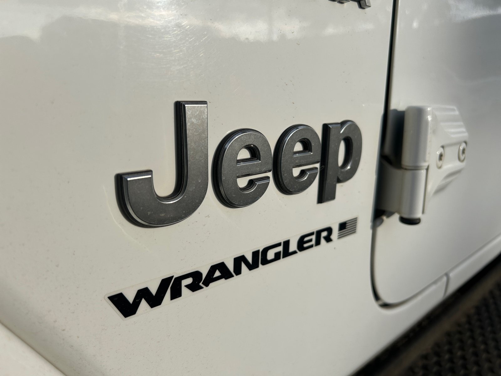 Used 2024 Jeep Wrangler Unlimited Sahara AWD/4WD image 23