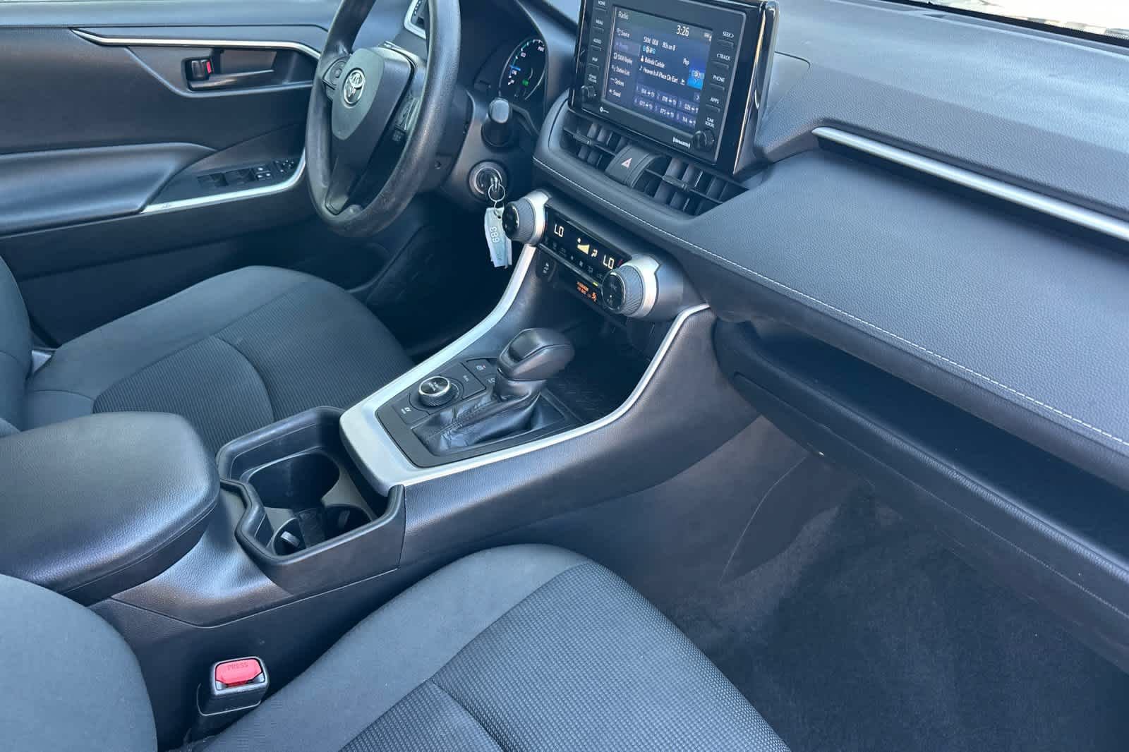 Used 2021 Toyota RAV4 LE AWD/4WD image 17