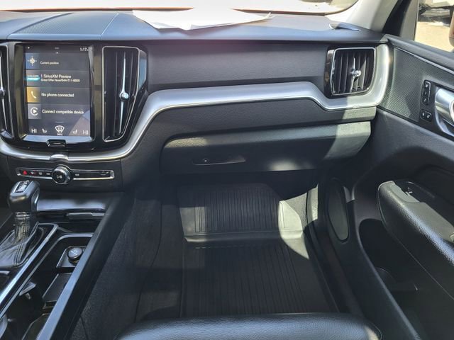 Used 2019 Volvo XC60 T6 Momentum w/ Premium Package image 26