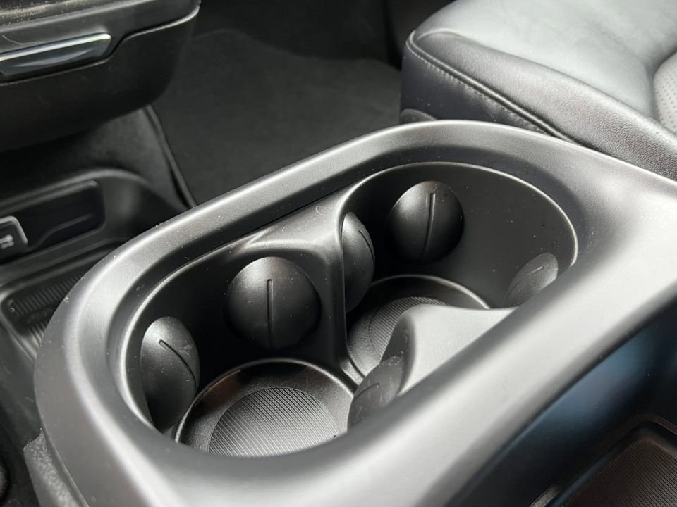 Used 2026 Chrysler Pacifica Select image 27