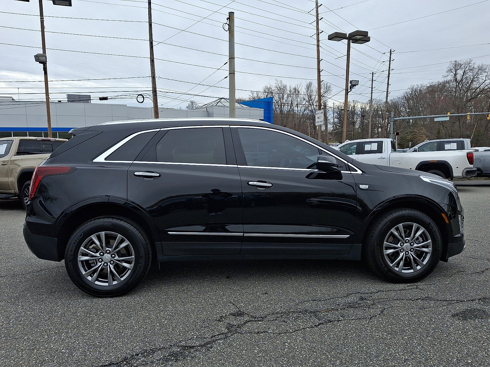 Used 2023 Cadillac XT5 Premium Luxury w/ LPO, Floor Liner Package image 8