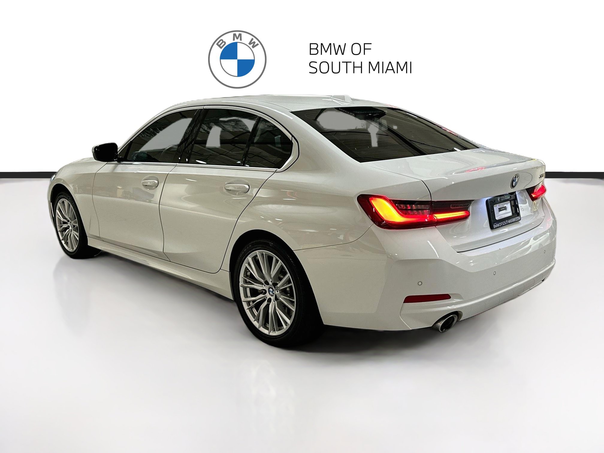 Used 2024 BMW 330i Sedan w/ Premium Package RWD image 5