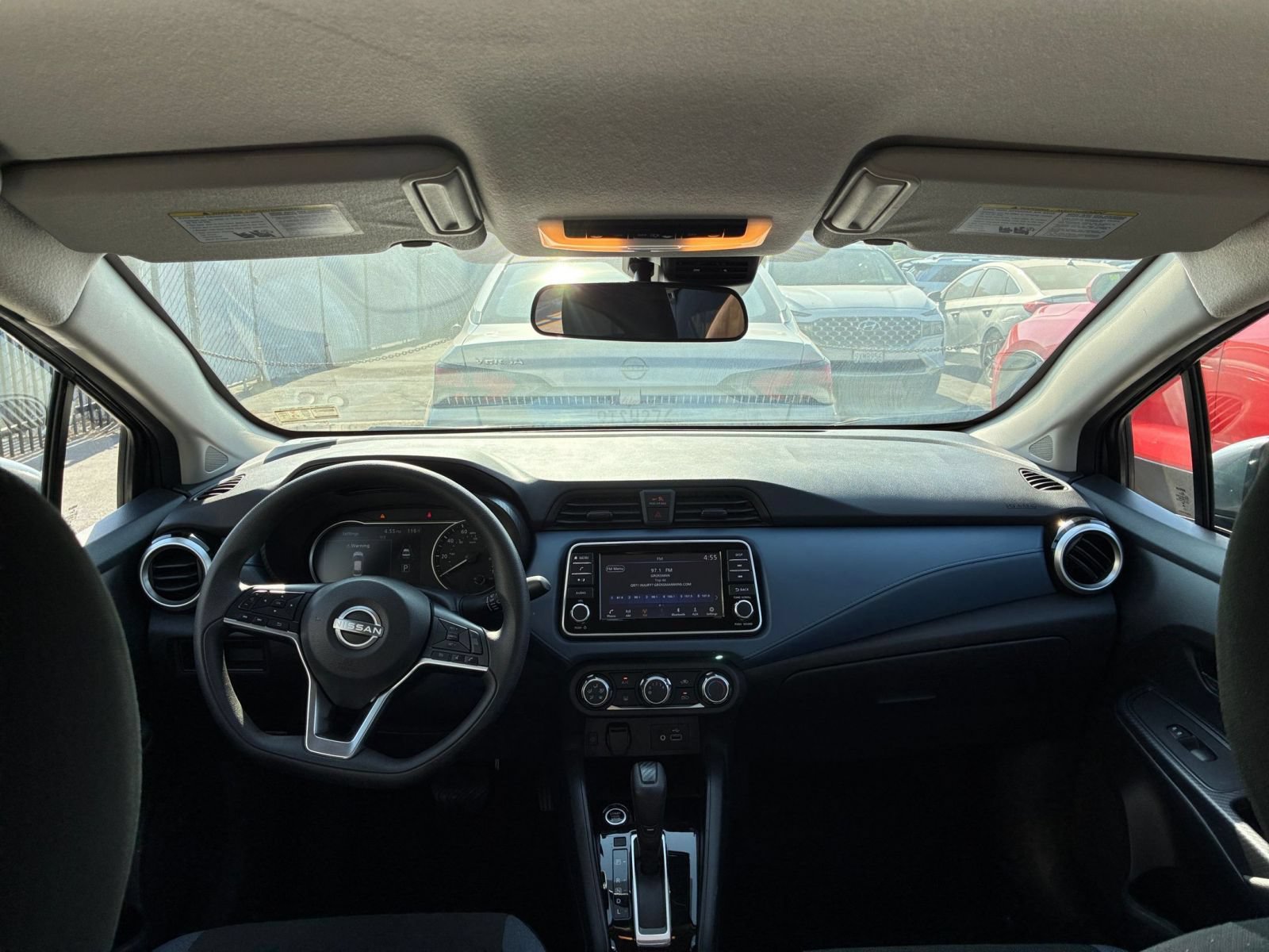 Used 2025 Nissan Versa SV FWD image 30