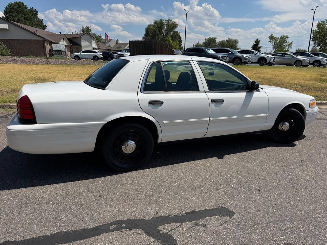 Used 2010 Ford Crown Victoria Police Interceptor RWD image 4