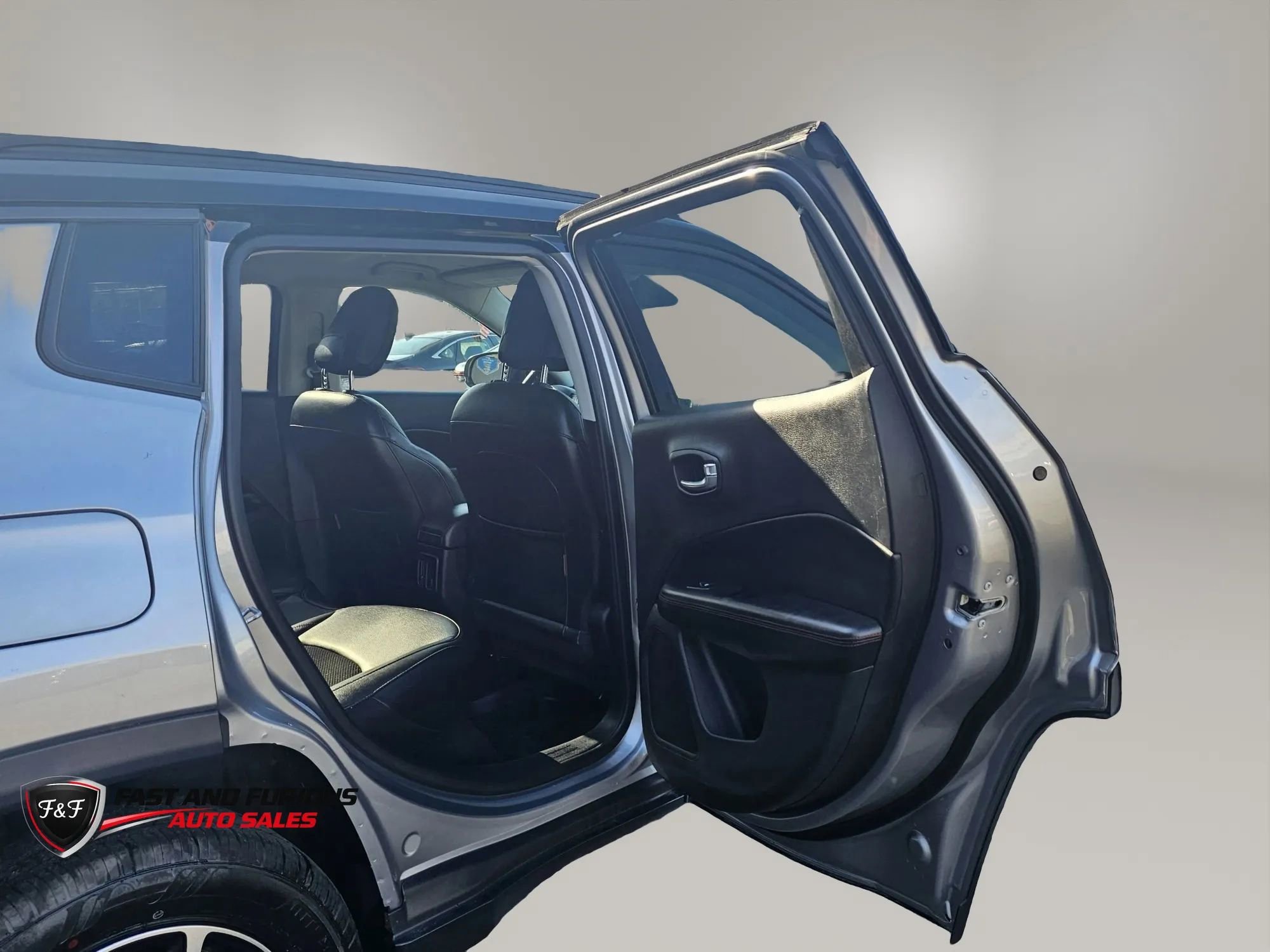 Used 2020 Jeep Compass Trailhawk AWD/4WD image 12