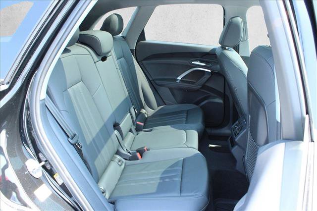 Used 2025 Audi Q5 Premium w/ Convenience Package AWD/4WD image 30