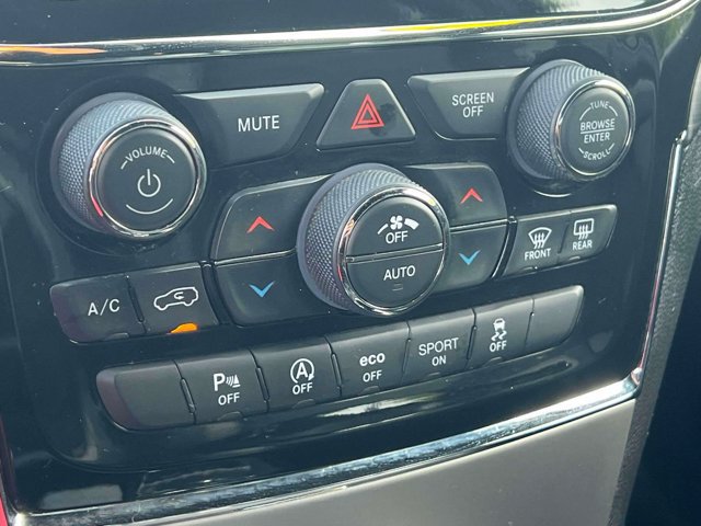 Used 2022 Jeep Grand Cherokee Laredo X AWD/4WD image 29