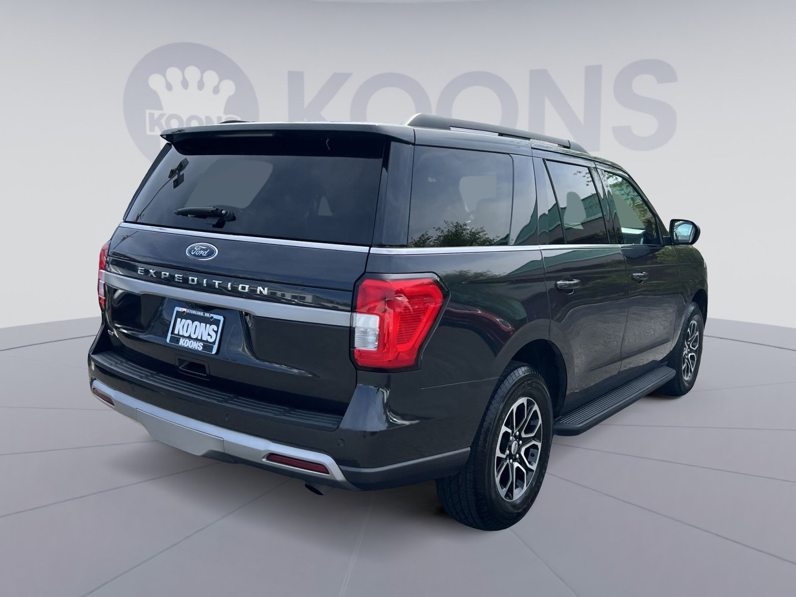 Used 2024 Ford Expedition XLT AWD/4WD image 16