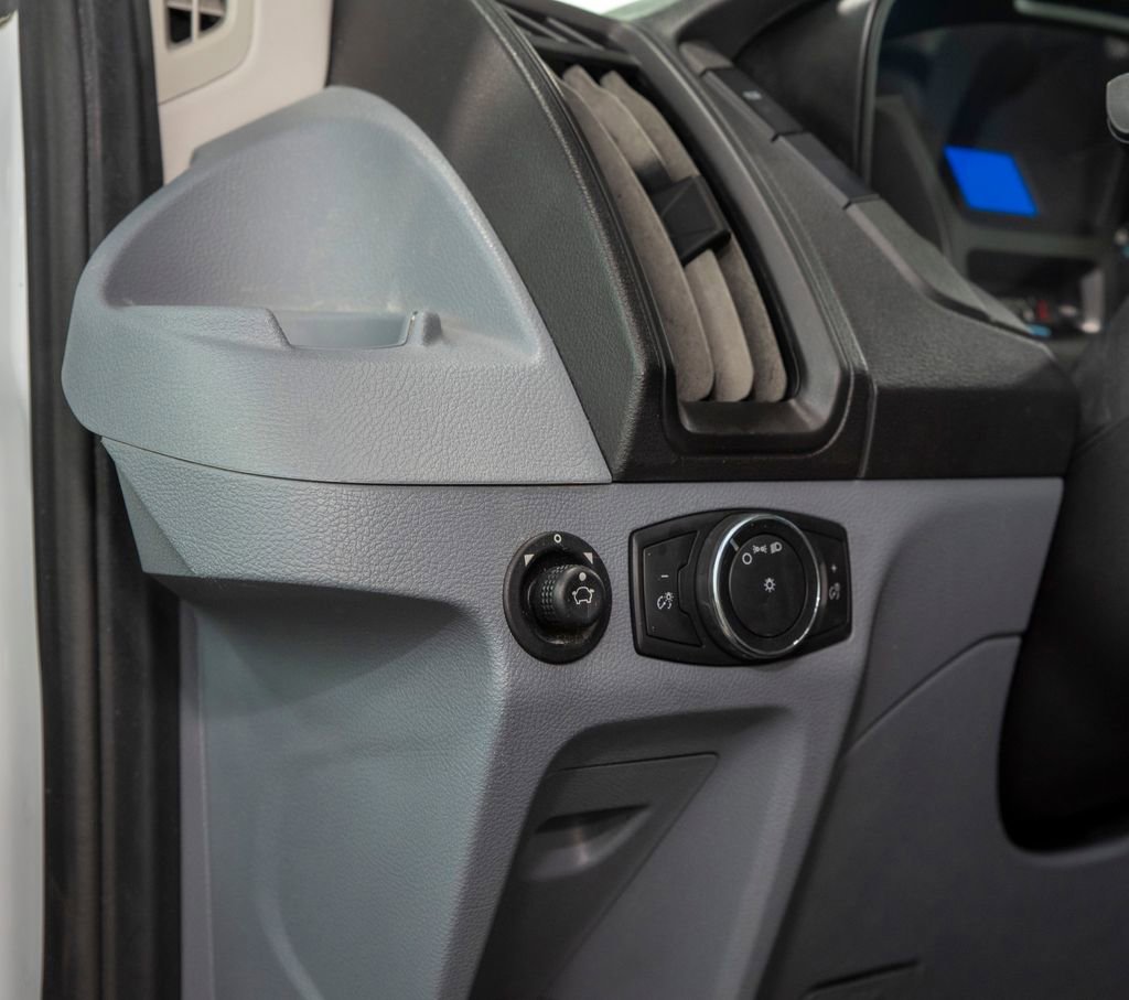 Used 2018 Ford Transit 150 XL image 9