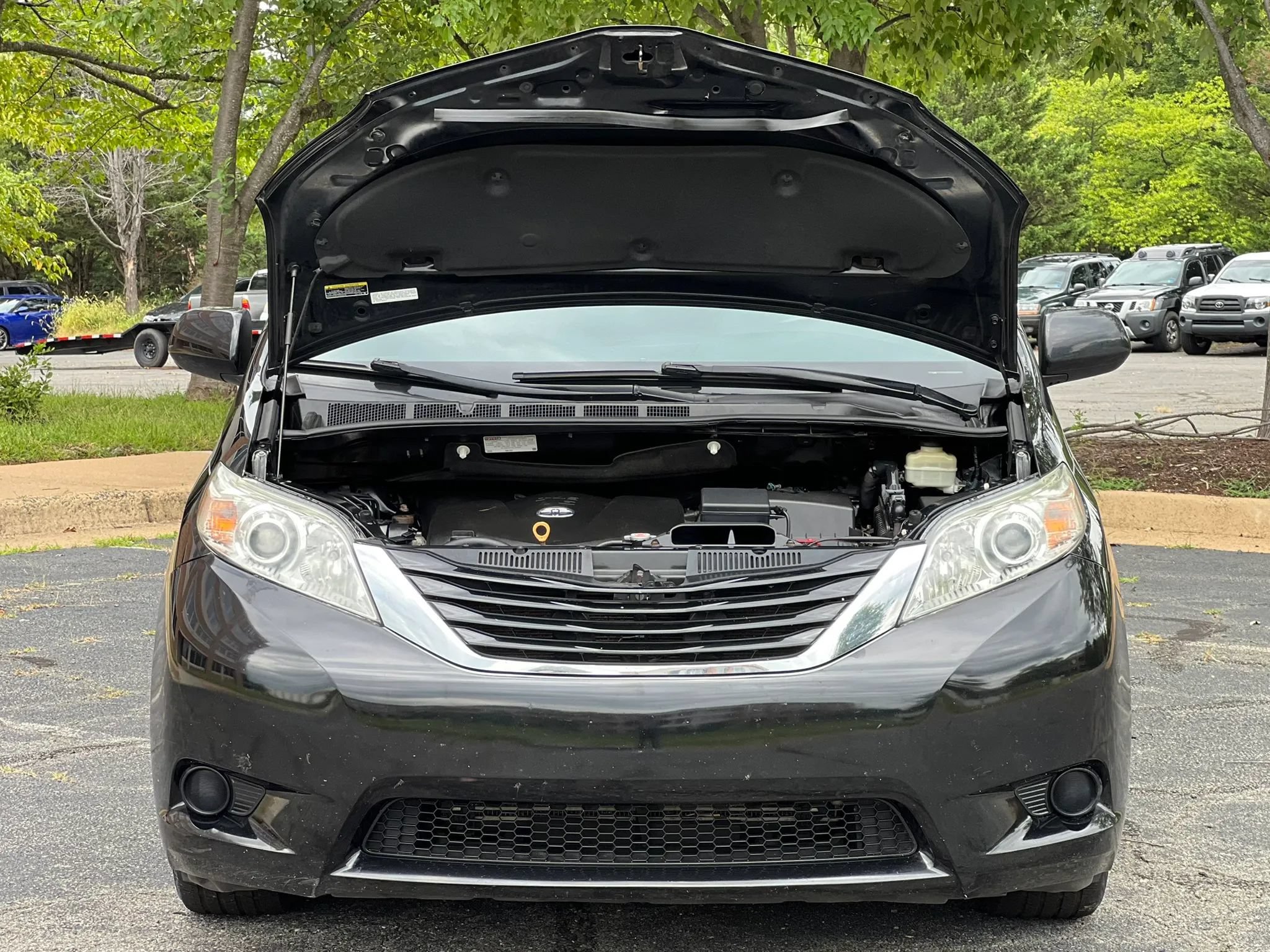 Used 2017 Toyota Sienna LE w/ Protection Package AWD/4WD image 38