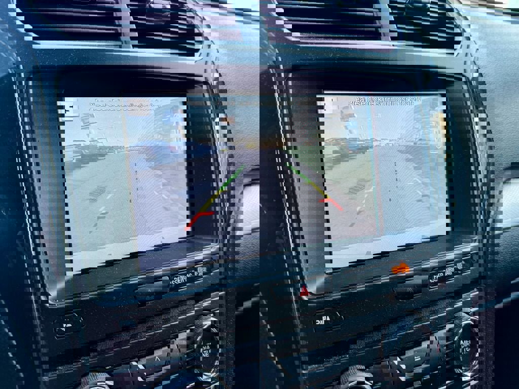 Used 2017 Ford Explorer XLT w/ Equipment Group 202A AWD/4WD image 22