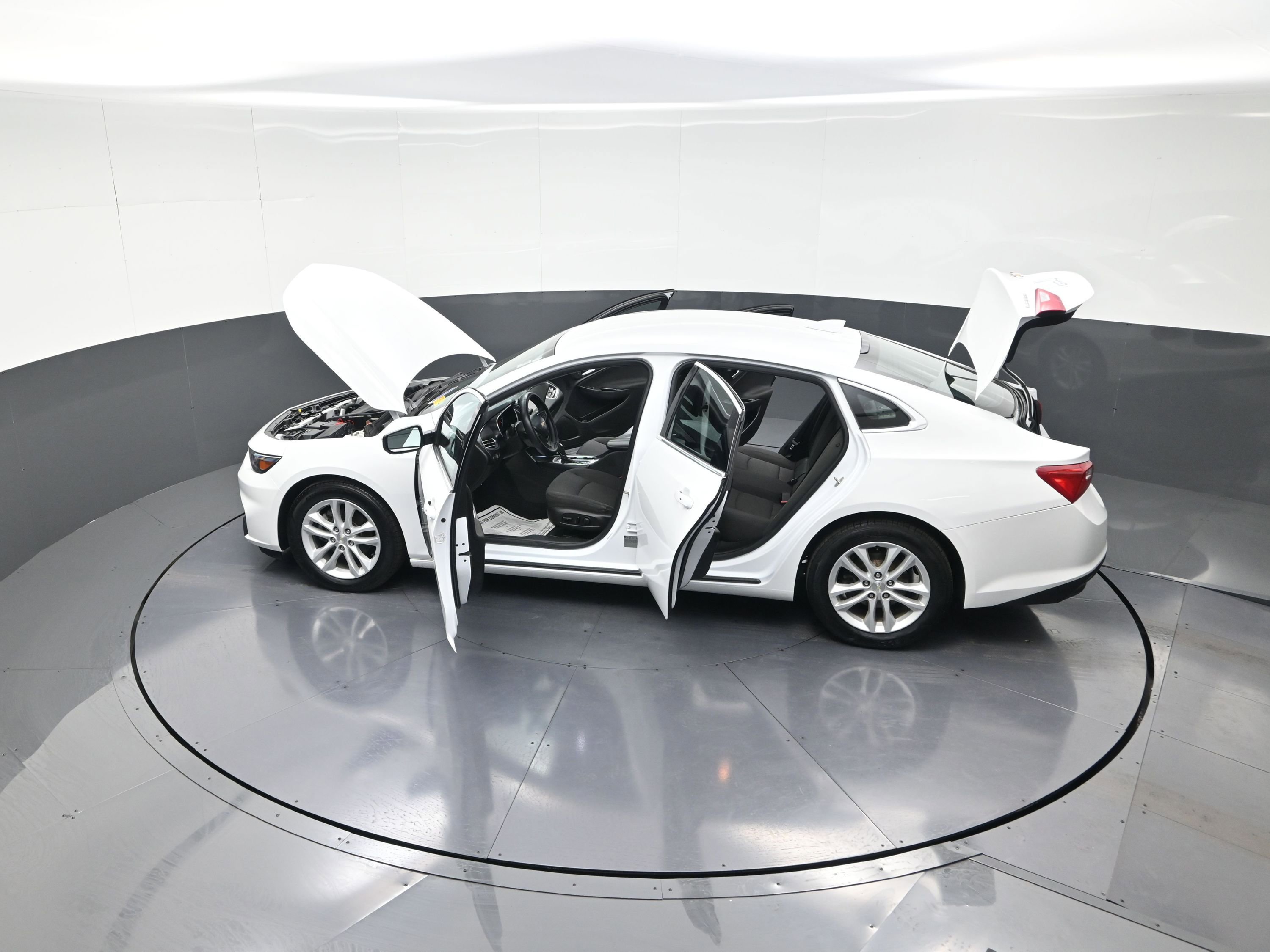 Used 2017 Chevrolet Malibu LT image 15