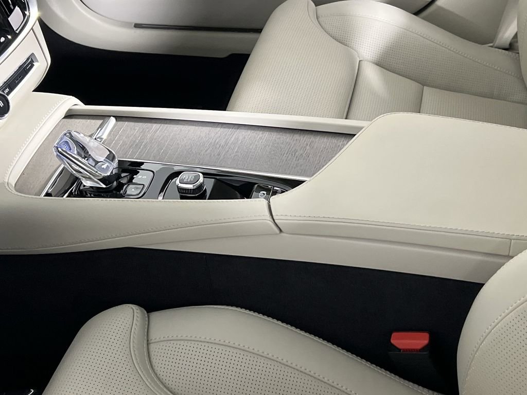 Certified 2025 Volvo V90 B6 Cross Country Ultra image 24