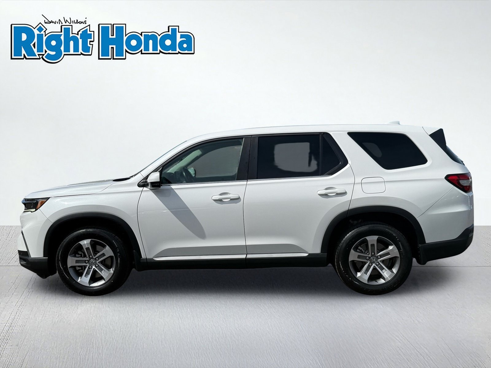 Used 2025 Honda Pilot EX-L image 3