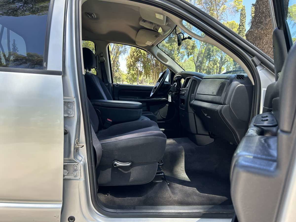 Used 2004 Dodge Ram 3500 Truck SLT w/ Sport Appearance Group image 27