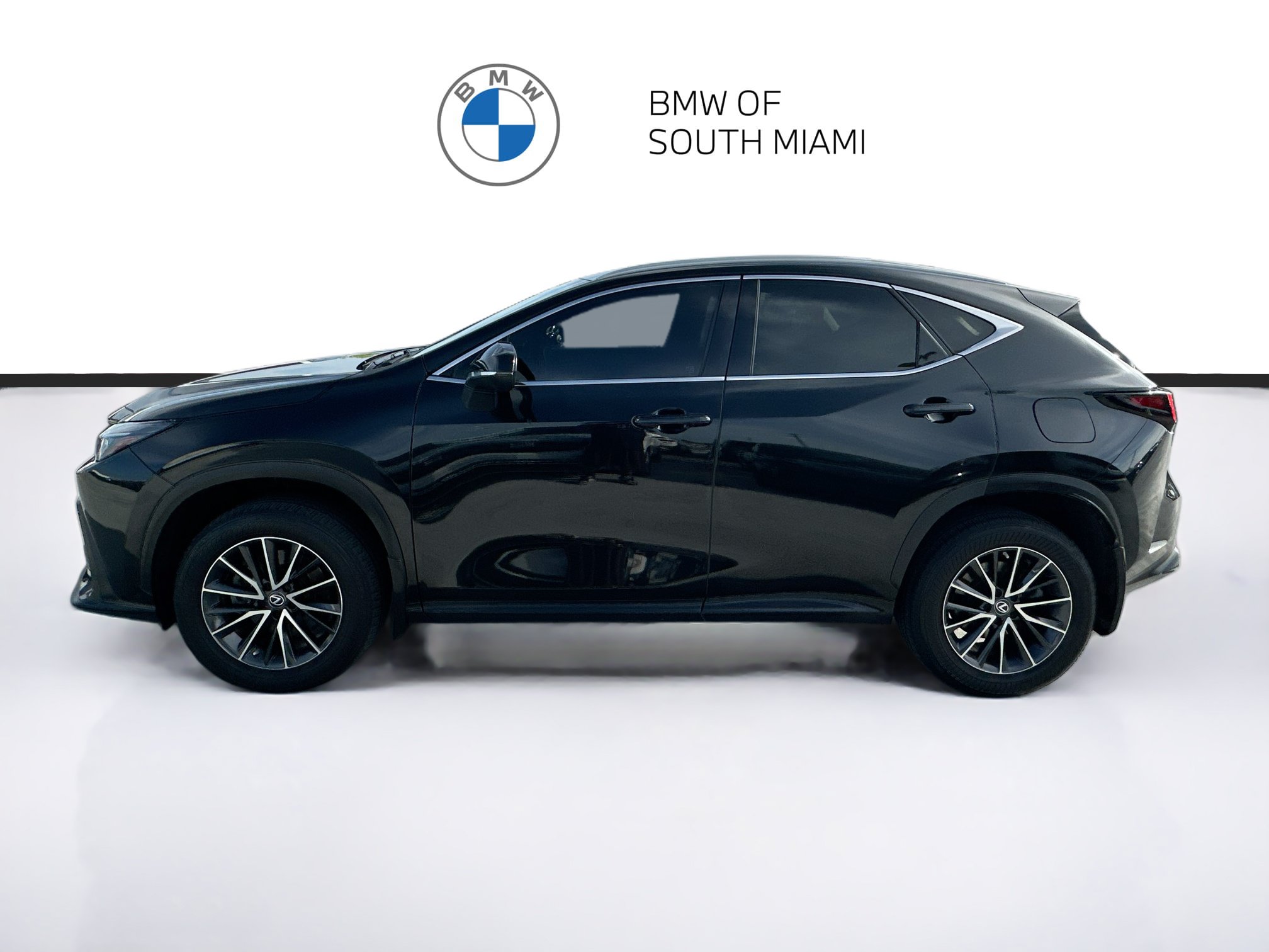 Used 2023 Lexus NX 250 FWD w/ Towing Package (2000 Lbs) image 4
