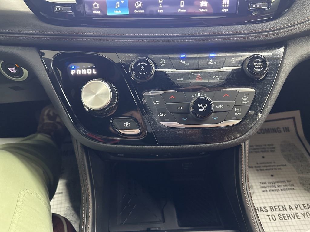 New 2026 Chrysler Pacifica Pinnacle image 40