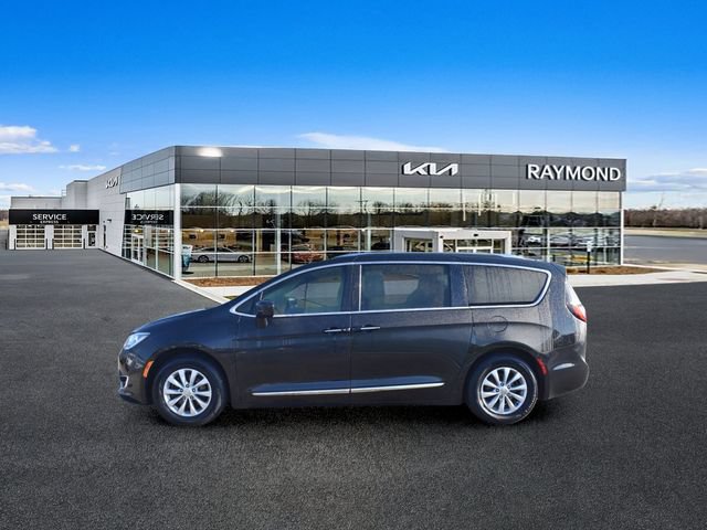 Used 2018 Chrysler Pacifica Touring-L Plus FWD image 6