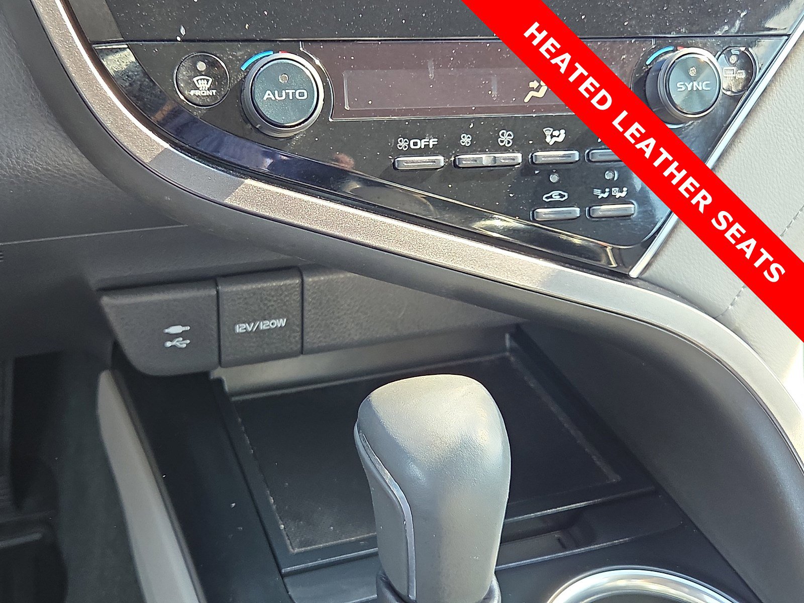 Used 2018 Toyota Camry XLE image 18