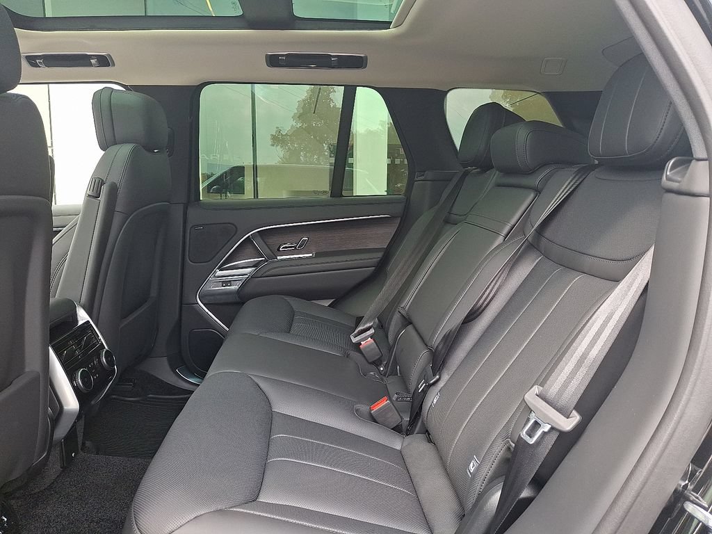 New 2026 Land Rover Range Rover SE AWD/4WD image 6