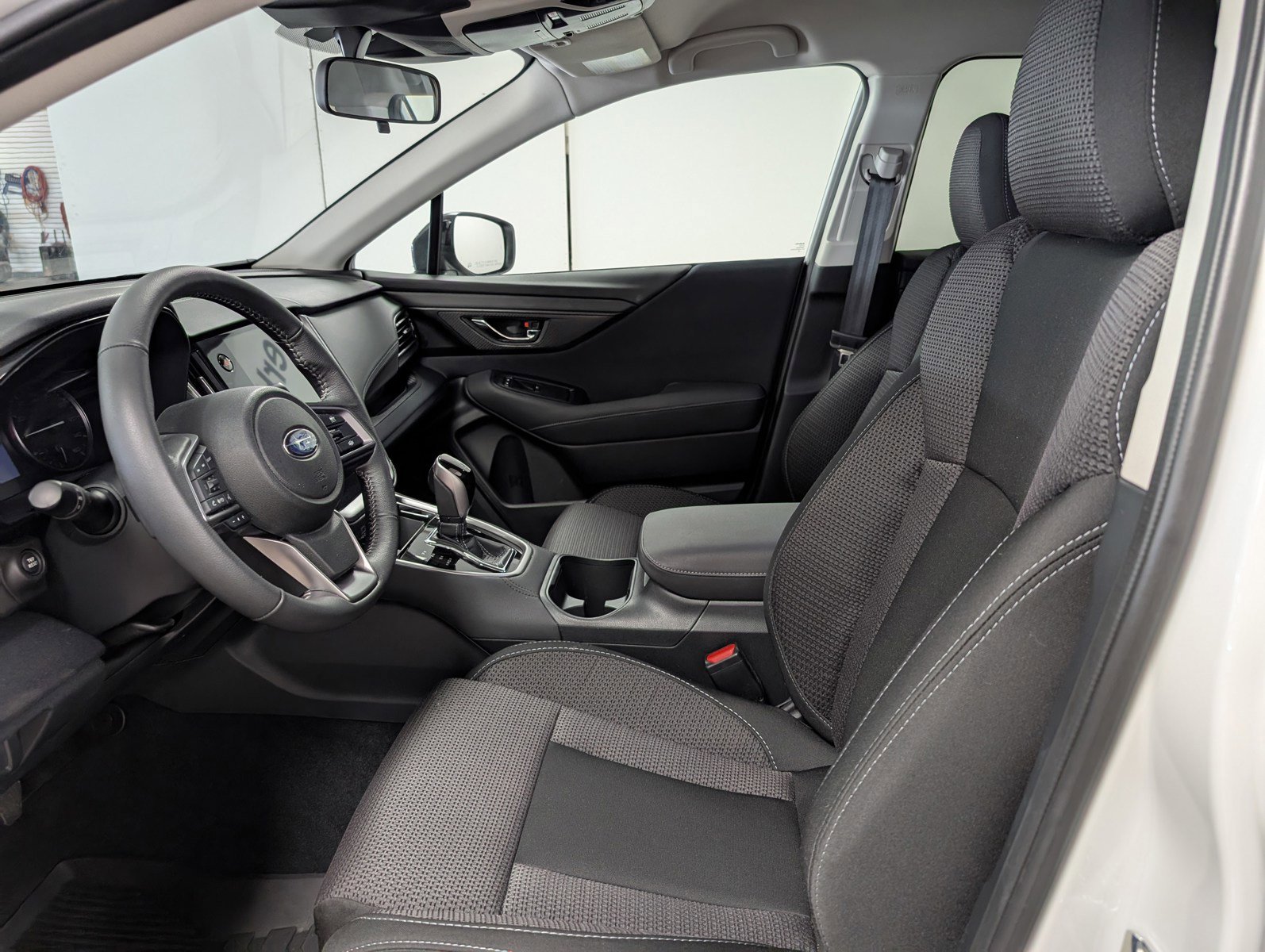 Used 2025 Subaru Outback Premium image 3