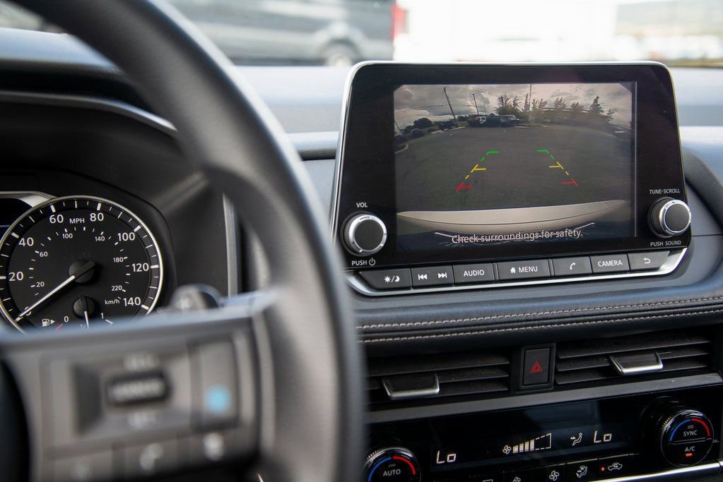 Used 2024 Nissan Rogue SV image 22