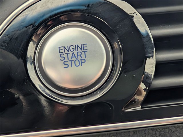 Used 2022 Genesis G70 3.3T image 25