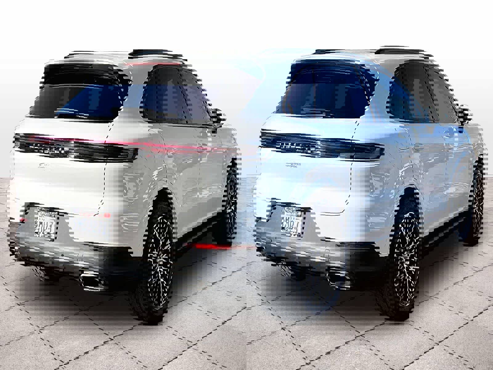 Used 2024 Porsche Cayenne image 12