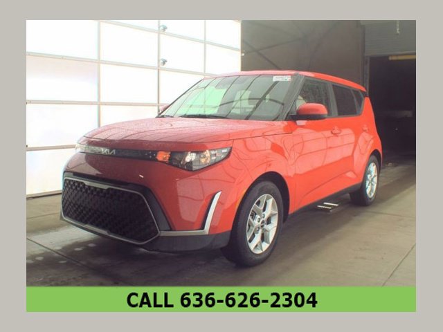 Used 2025 Kia Soul LX w/ LX Technology Package FWD image 1
