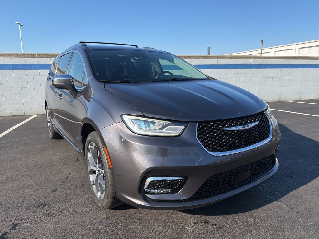 Used 2021 Chrysler Pacifica Limited image 7