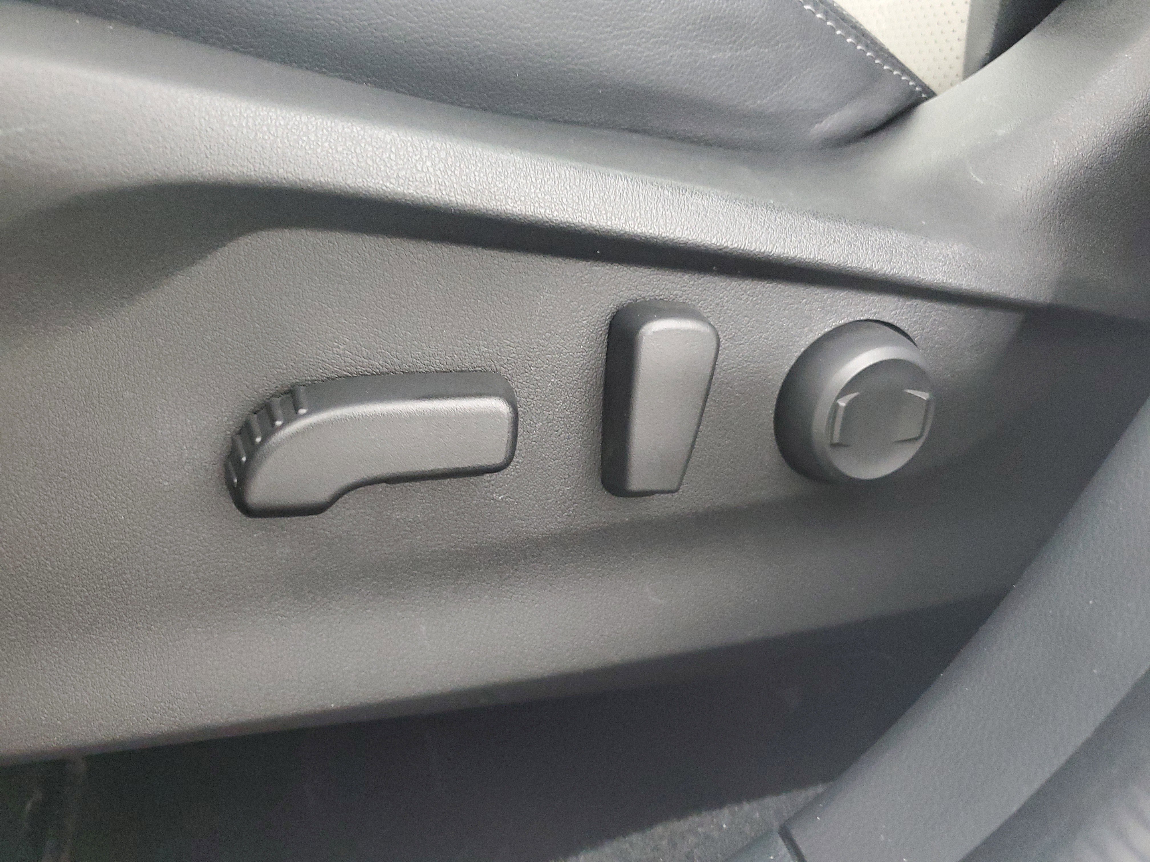 Used 2023 Subaru Forester Limited image 29