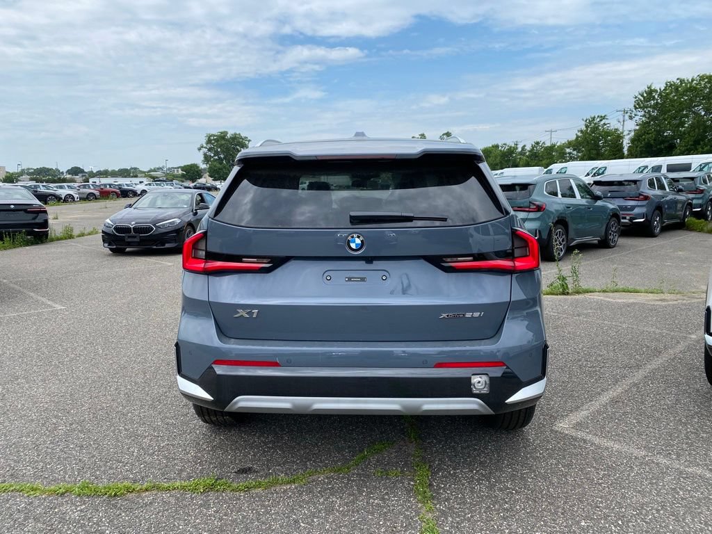 New 2026 BMW X1 xDrive28i w/ Technology Package AWD/4WD image 3