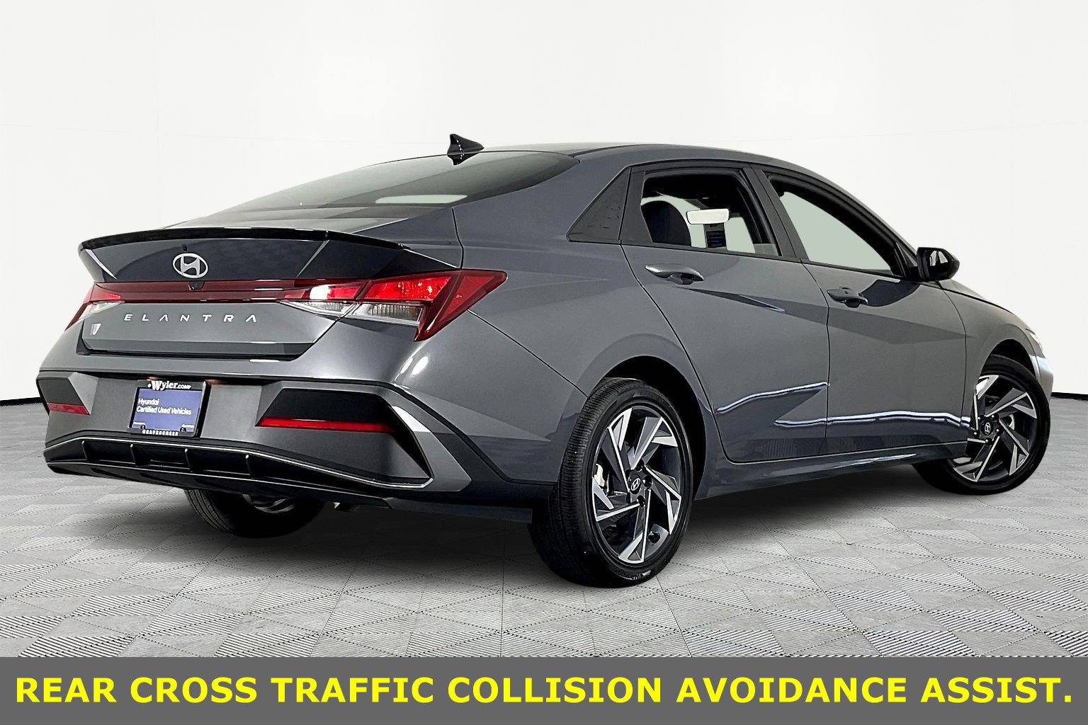 Certified 2025 Hyundai Elantra Sport image 6