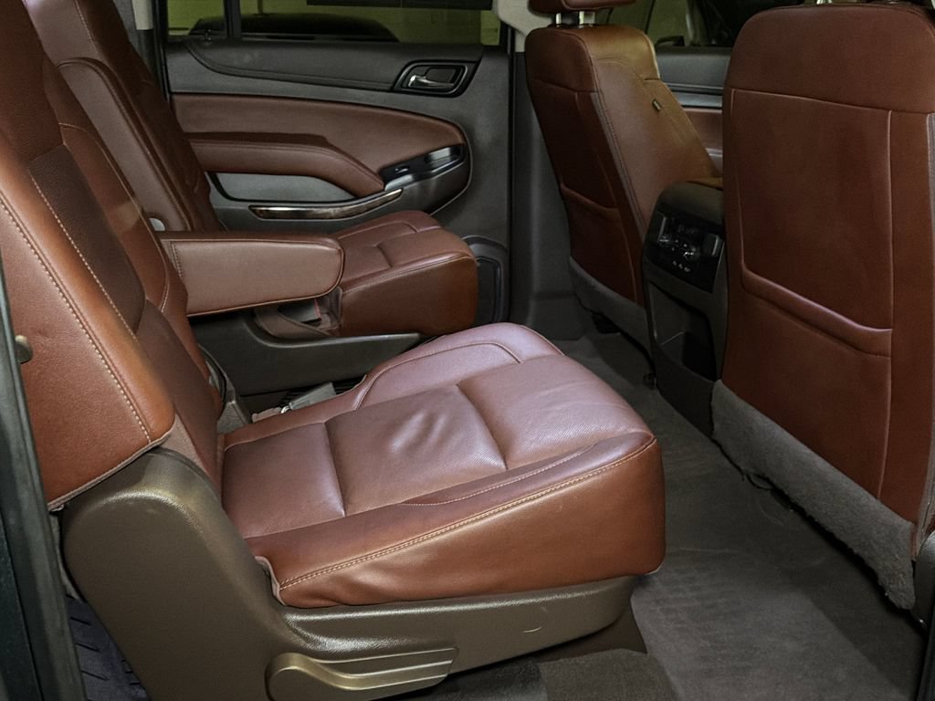 Used 2020 Chevrolet Suburban Premier w/ Premier 6.2L Value Package AWD/4WD image 12