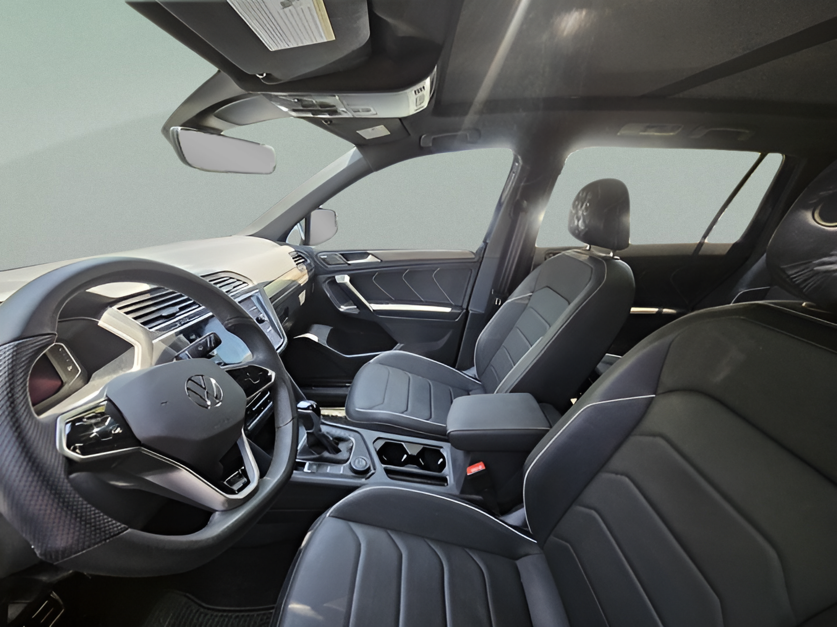 Used 2024 Volkswagen Tiguan SEL R-Line AWD/4WD image 7