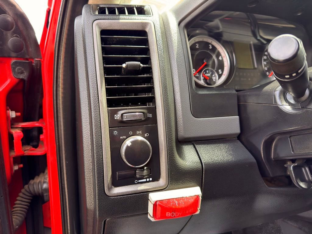 Used 2016 RAM 5500 Tradesman w/ Power Accessory Group AWD/4WD image 27