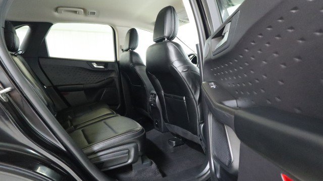 Used 2020 Ford Escape Titanium image 11