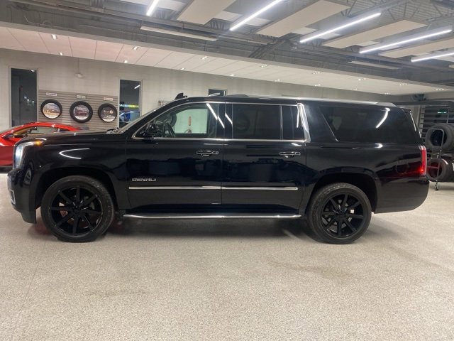 Used 2019 GMC Yukon XL Denali image 12